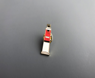 Значок металлический эмаль Красная краска по 315.00 руб от Комплект-Подписные издания