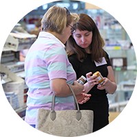 фото консультирования покупателя продавцом-консультантом фото консультирования покупателя продавцом-консультантом